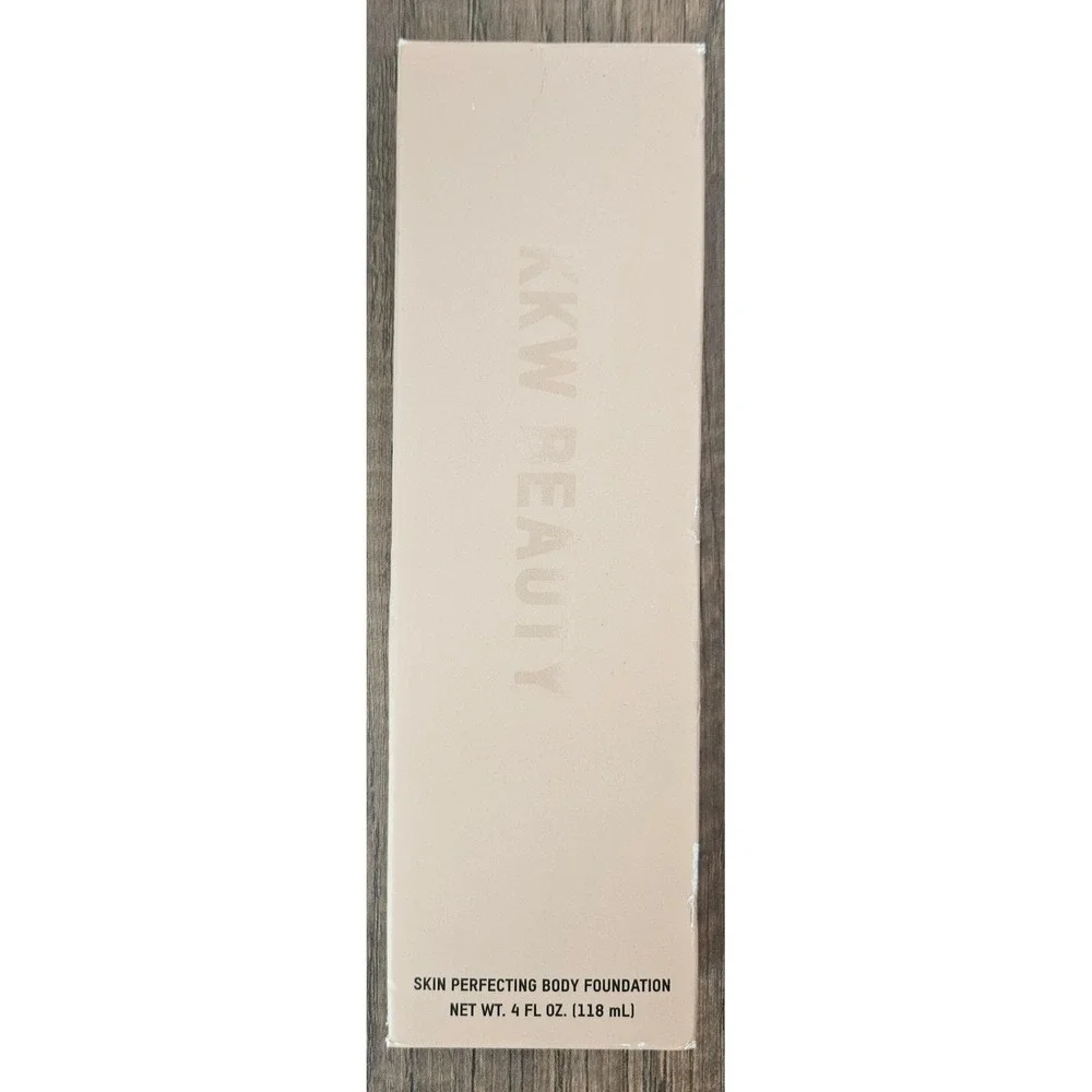 KKW 4oz PALE Beauty Skin Perfecting Body Foundation Kim Kardashian Makeup NIB‎